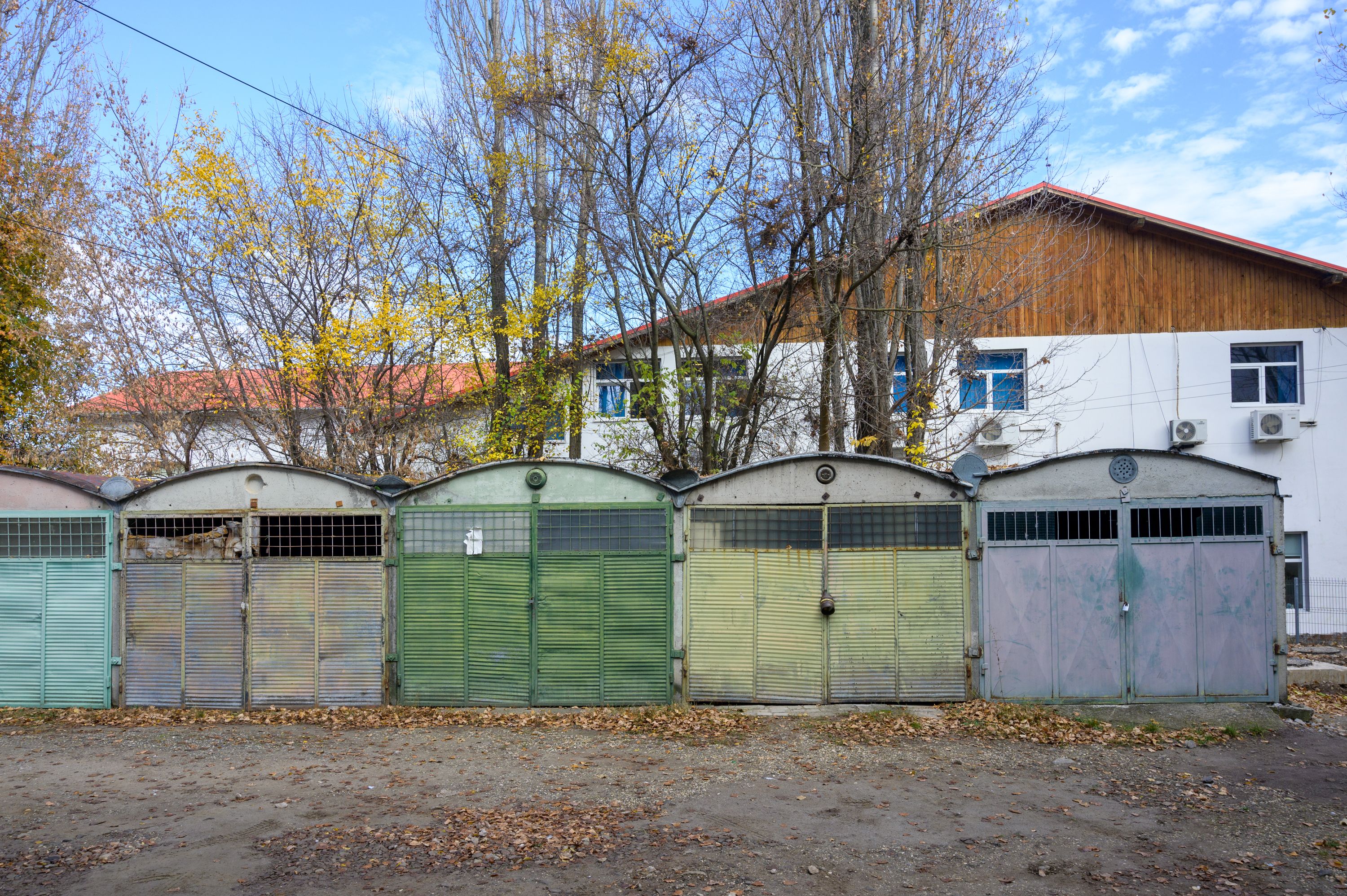 Sepsiszentgyörgy Önkormányzata csökkenti a garázsok éves haszonbérleti díját 10 euró/négyzetméterre  