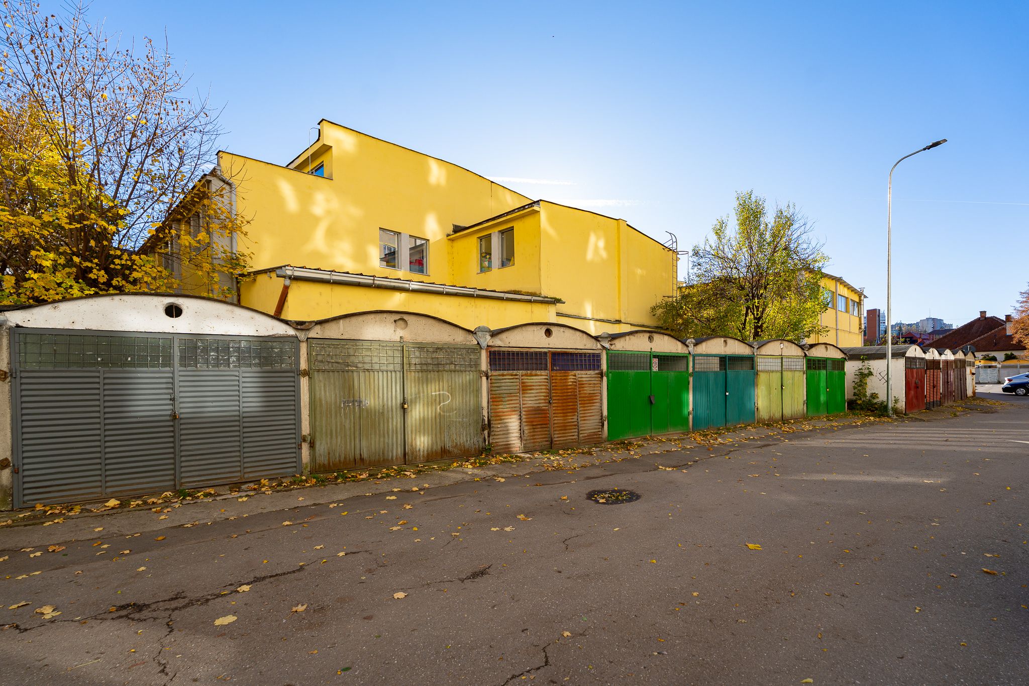 Sepsiszentgyörgy Önkormányzata lehetőséget kínál 431 garázs koncessziós szerződésének meghosszabbítására